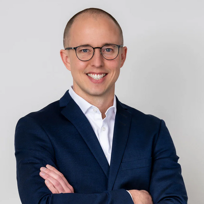 Kip Sloane, Schönes Leben Gruppe Kip Sloane